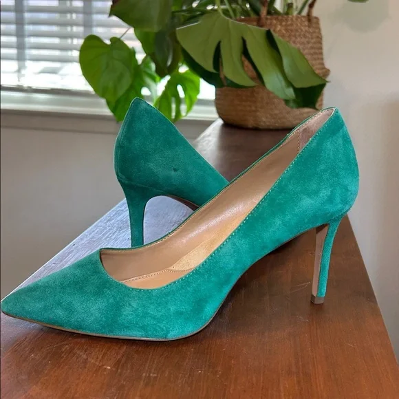 Banana Republic Green Suede Pumps, Size 8.5 - Picture 3 of 8